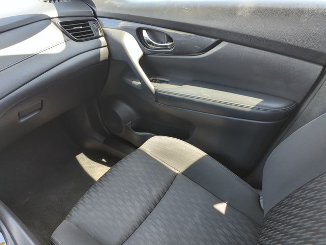2020 Nissan Rogue SV - Photo 29