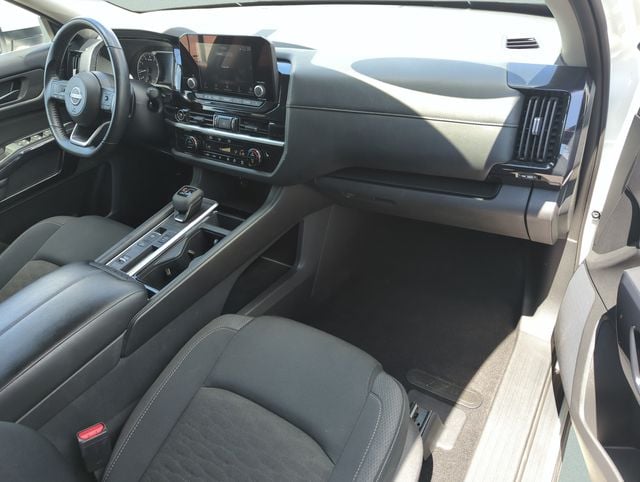 2024 Nissan Pathfinder SV - Photo 22