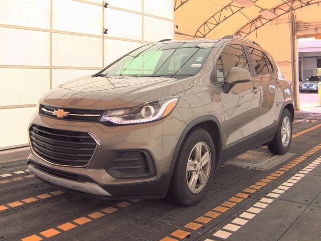 2022 Chevrolet Trax LT photo 2