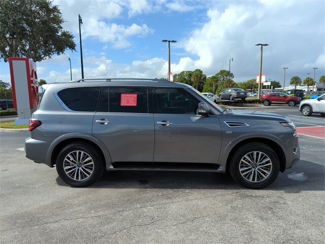 2022 Nissan Armada SV photo 3