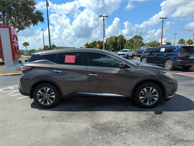 2016 Nissan Murano S photo 3