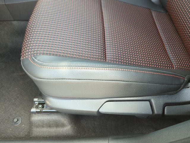 2026 Nissan KICKS SR - Photo 35