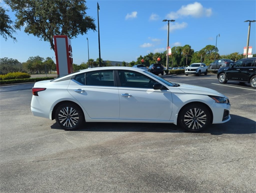 New 2025 Nissan Altima SV Sedan