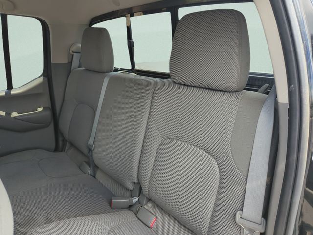 2017 Nissan Frontier SV - Photo 23