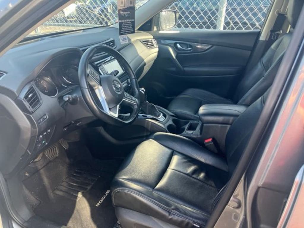 Used 2020 Nissan Rogue SV SUV