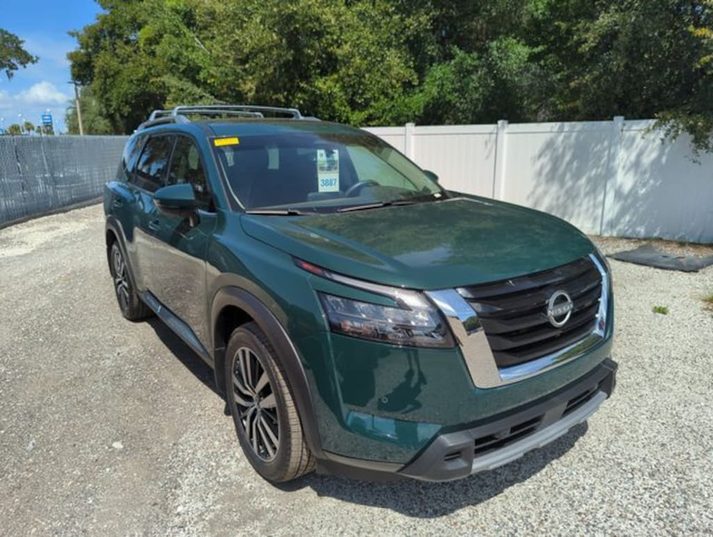 Used 2025 Nissan Pathfinder Platinum SUV