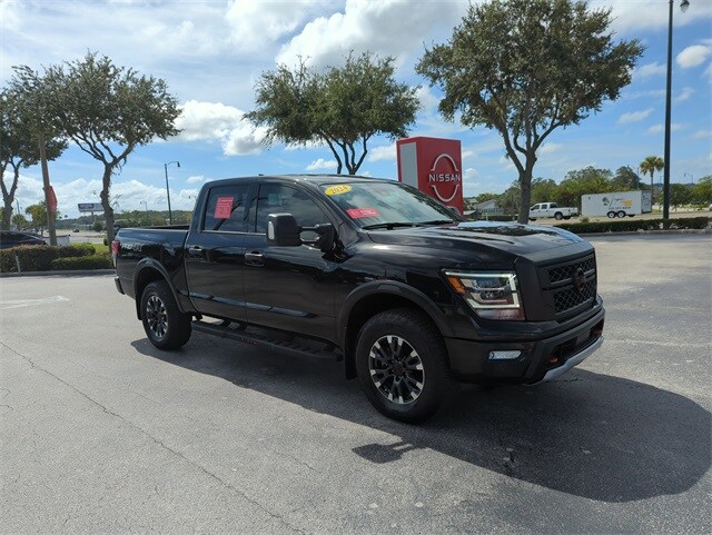 2024 Nissan Titan PRO-4X photo 2