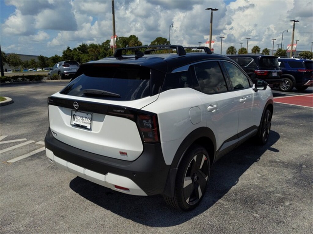 Used 2025 Nissan Kicks SR SUV