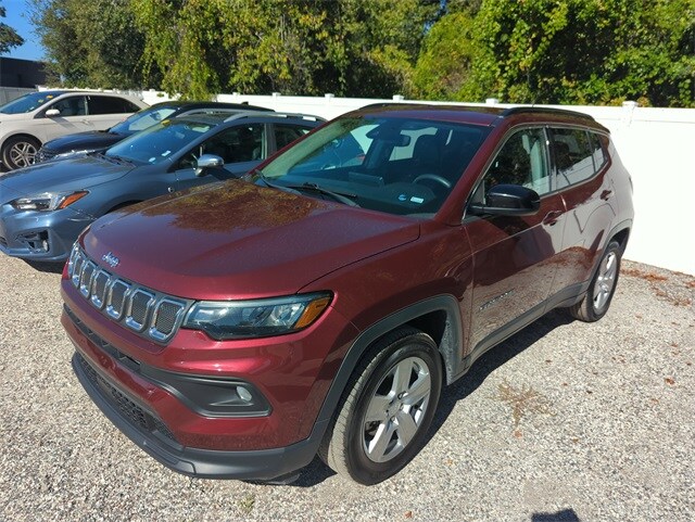 2022 Jeep Compass Latitude photo 2