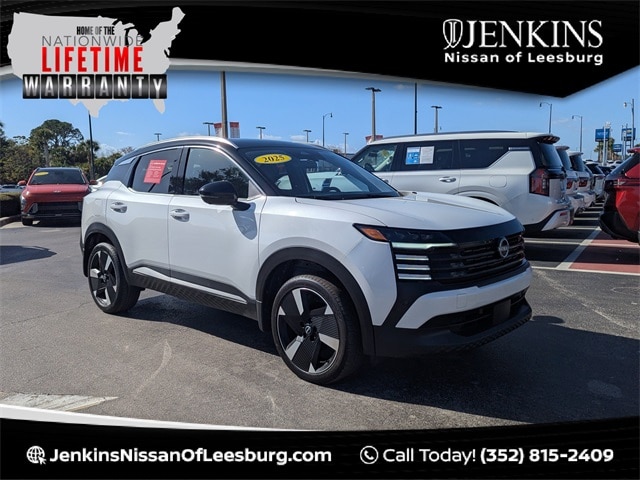 2025 Nissan Kicks SR's photo