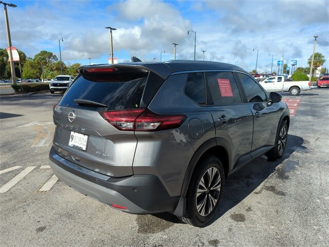 2022 Nissan Rogue SV photo 3