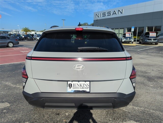 2024 Hyundai Kona SEL photo 2
