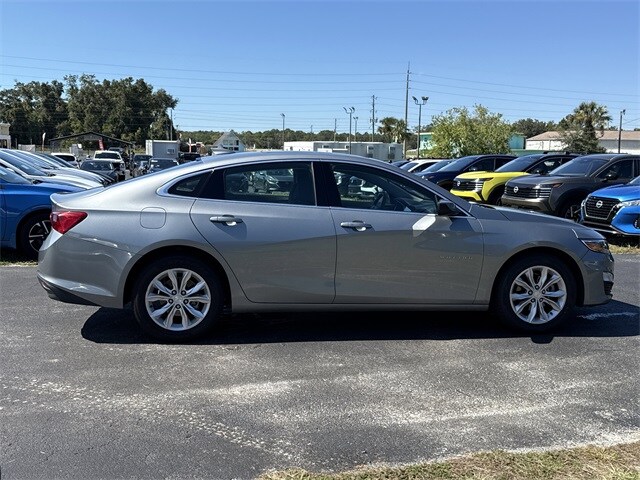 2024 Chevrolet Malibu 1LT photo 2