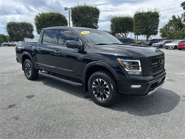 2024 Nissan Titan PRO-4X photo 2