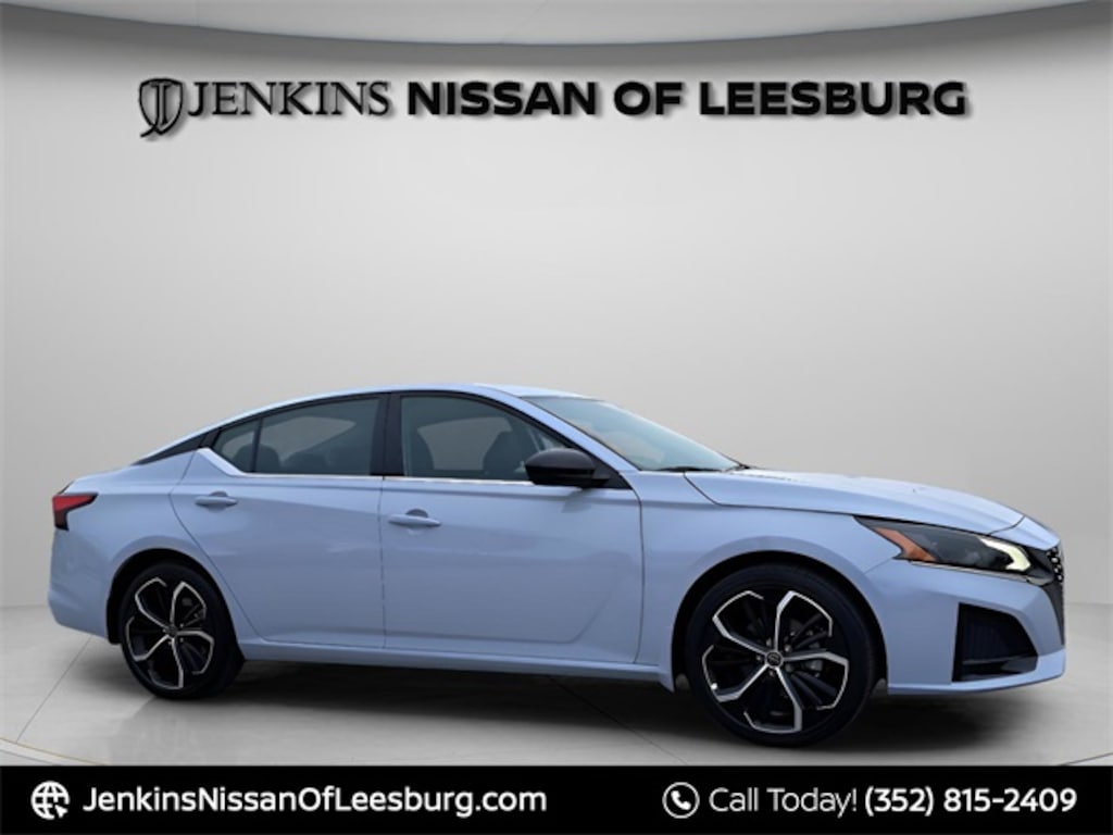 New 2025 Nissan Altima SR Sedan