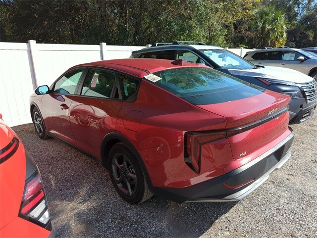 2025 Kia K4 LXS photo 2