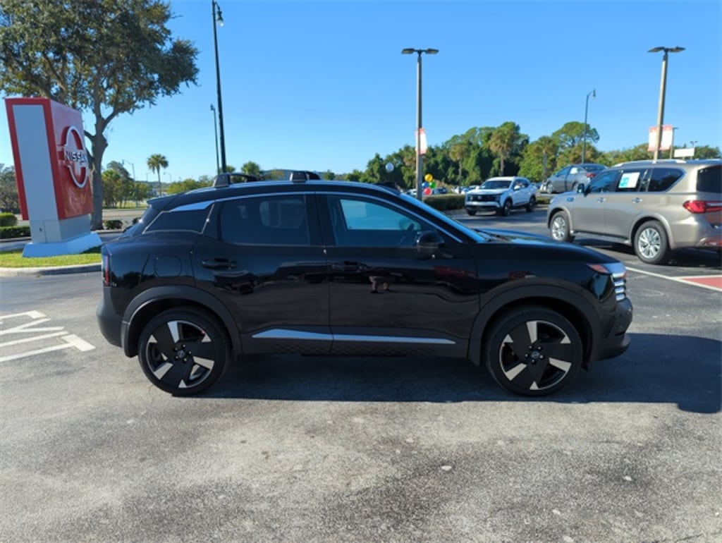 New 2026 Nissan Kicks SR SUV