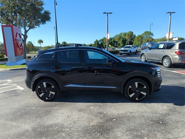 2026 Nissan Kicks SR photo 2