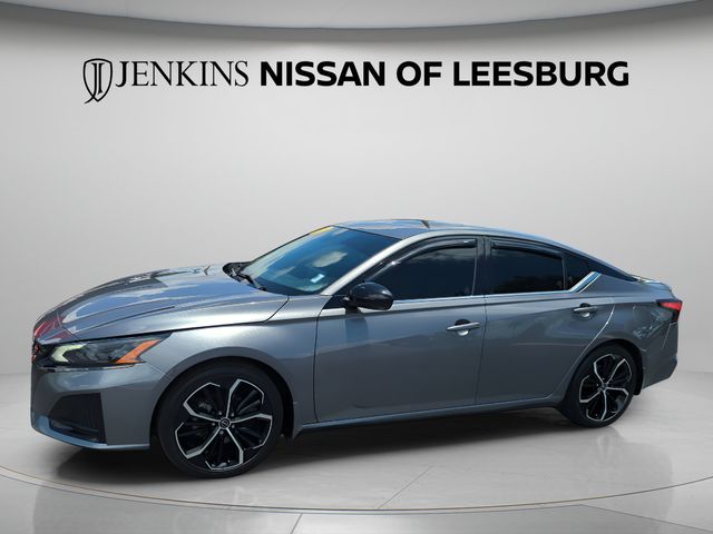 2023 Nissan Altima SR - Photo 13