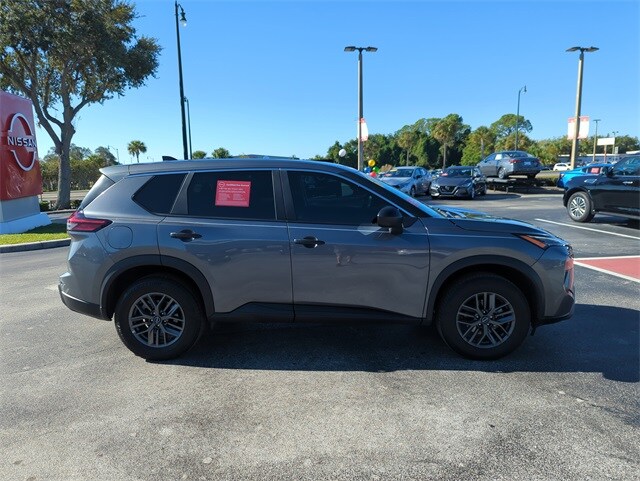 2025 Nissan Rogue S photo 3