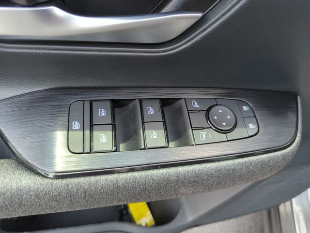 2025 Nissan Kicks SV AWD - Photo 31