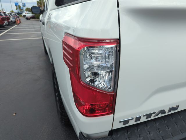 2023 Nissan Titan SV - Photo 18
