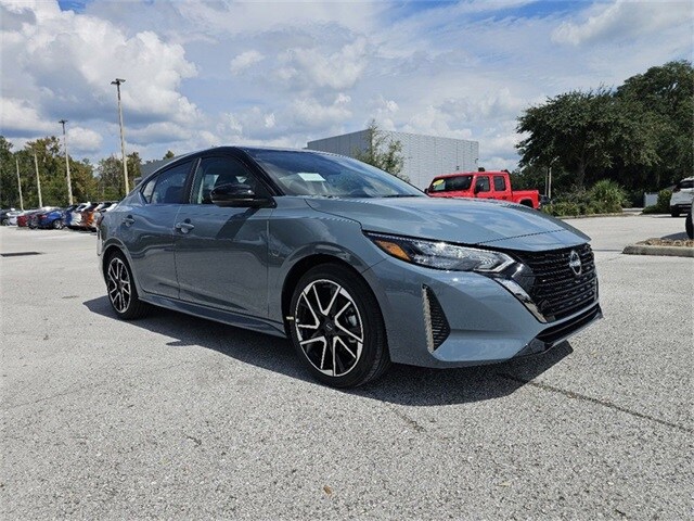 2025 Nissan Sentra SR photo 2