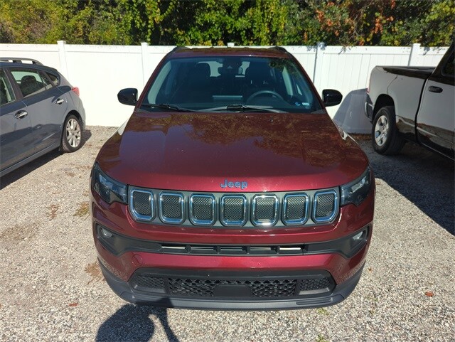 2022 Jeep Compass Latitude photo 3