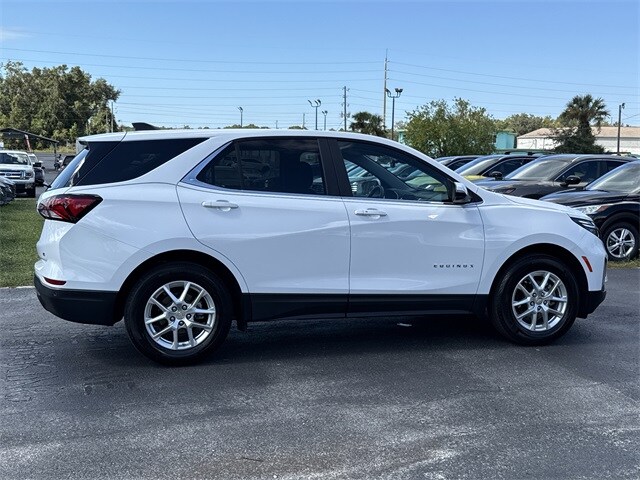 2024 Chevrolet Equinox LT photo 2