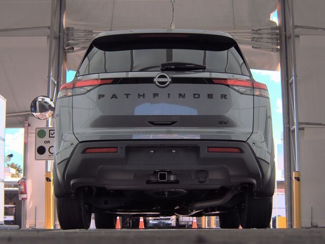2023 Nissan Pathfinder SV photo 4