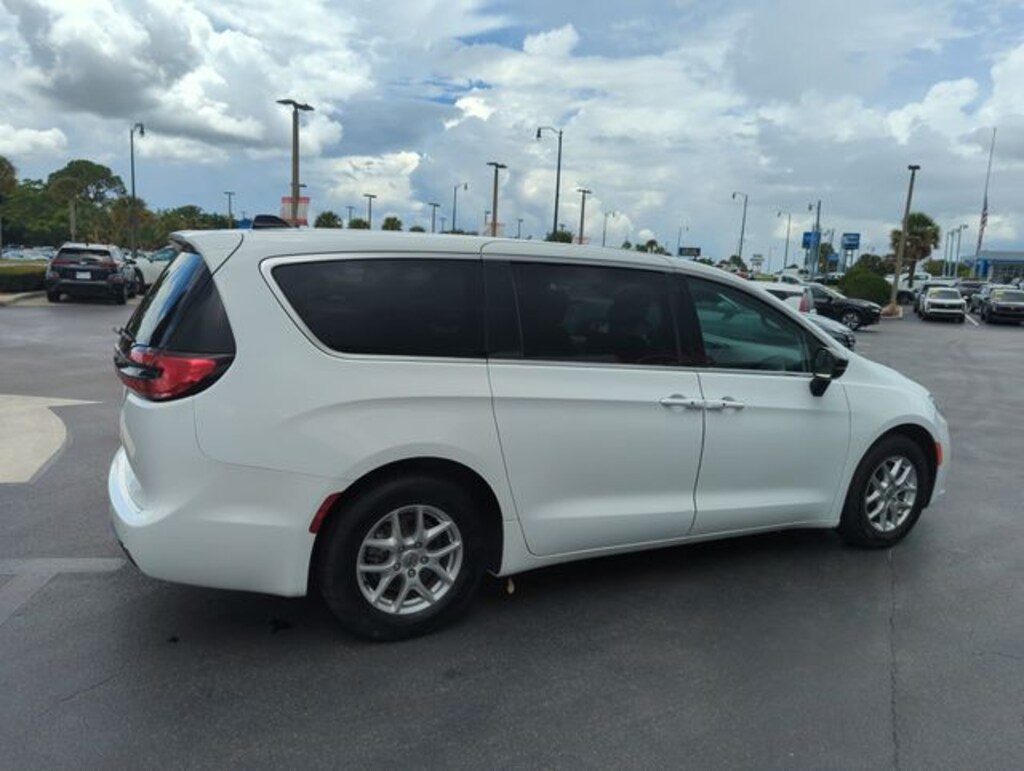 Used 2024 Chrysler Pacifica Touring L Van Passenger Van