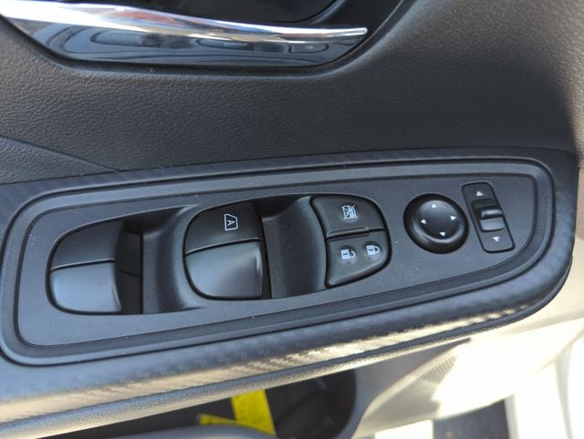 2023 Nissan Versa Sedan SV - Photo 33