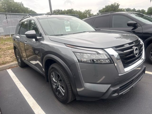 2024 Nissan Pathfinder SV 2WD's photo