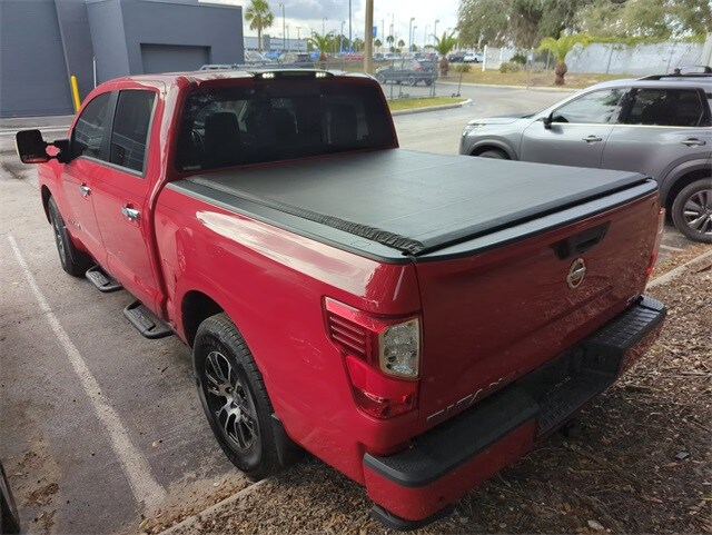 2021 Nissan Titan SV photo 2