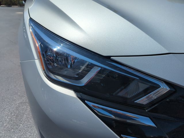 2023 Nissan Versa Sedan SV - Photo 17