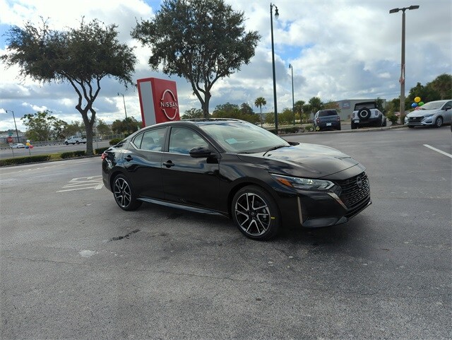 2025 Nissan Sentra SR photo 2
