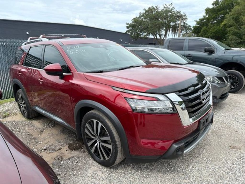 Used 2023 Nissan Pathfinder Platinum SUV