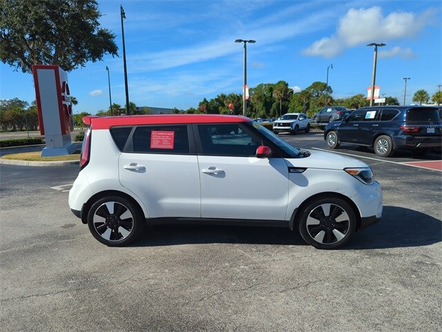2017 Kia Soul Plus photo 3