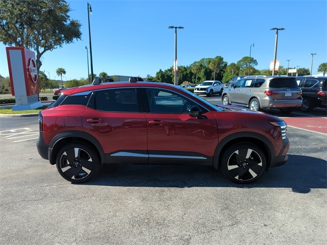 2026 Nissan Kicks SR photo 3