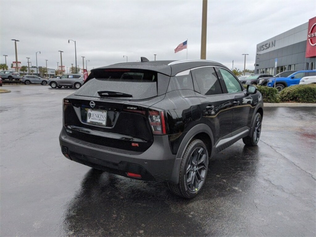Used 2025 Nissan Kicks SR SUV