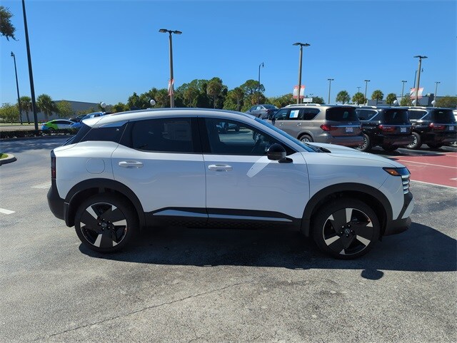 2026 Nissan Kicks SR photo 3