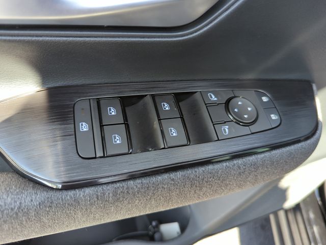 2025 Nissan Kicks SV AWD - Photo 31
