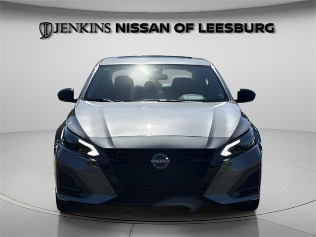 New 2025 Nissan Altima SR Sedan