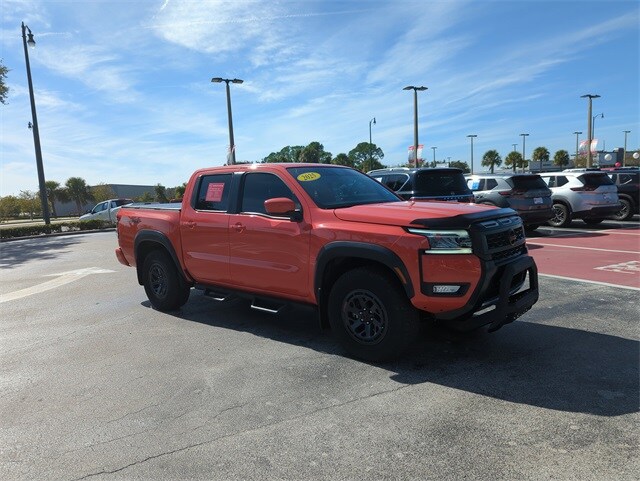 2025 Nissan Frontier PRO-4X photo 2