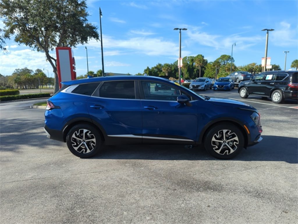 Used 2024 Kia Sportage EX SUV