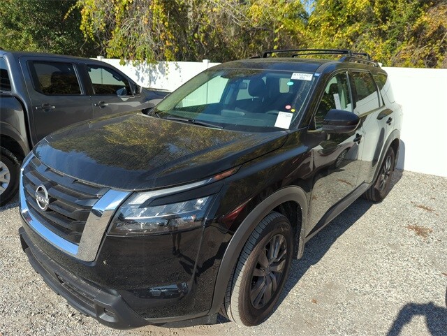 2025 Nissan Pathfinder SV photo 3