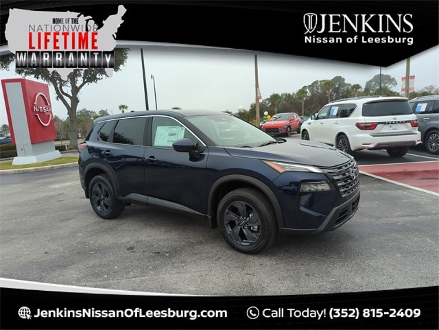 2026 Nissan Rogue SV's photo