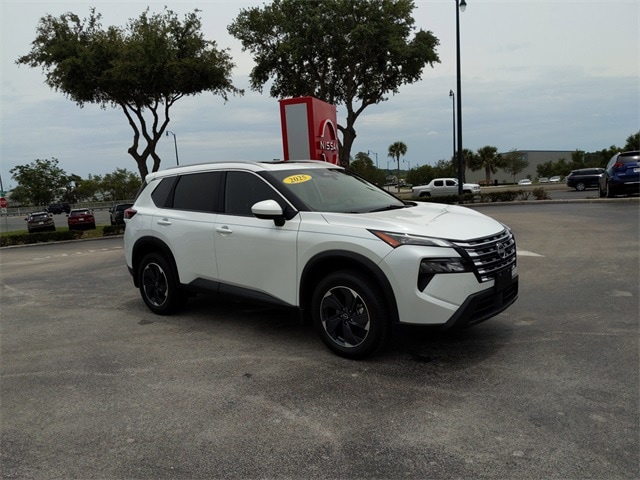 Certified 2025 Nissan Rogue SV with VIN JN8BT3BA1SW009768 for sale in Leesburg, FL