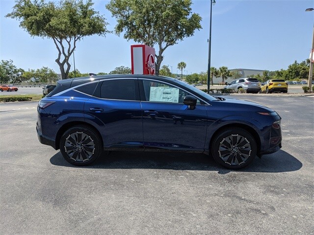 2025 Nissan Murano Platinum photo 2