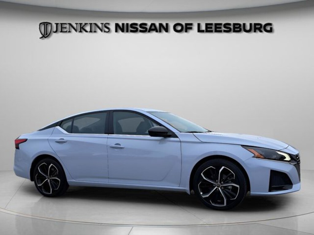 New 2025 Nissan Altima SR Sedan